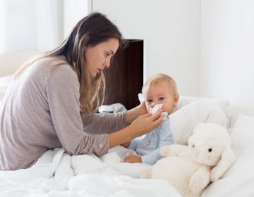 Protéger bébé des maux de l’hiver : Astuces pour les parents